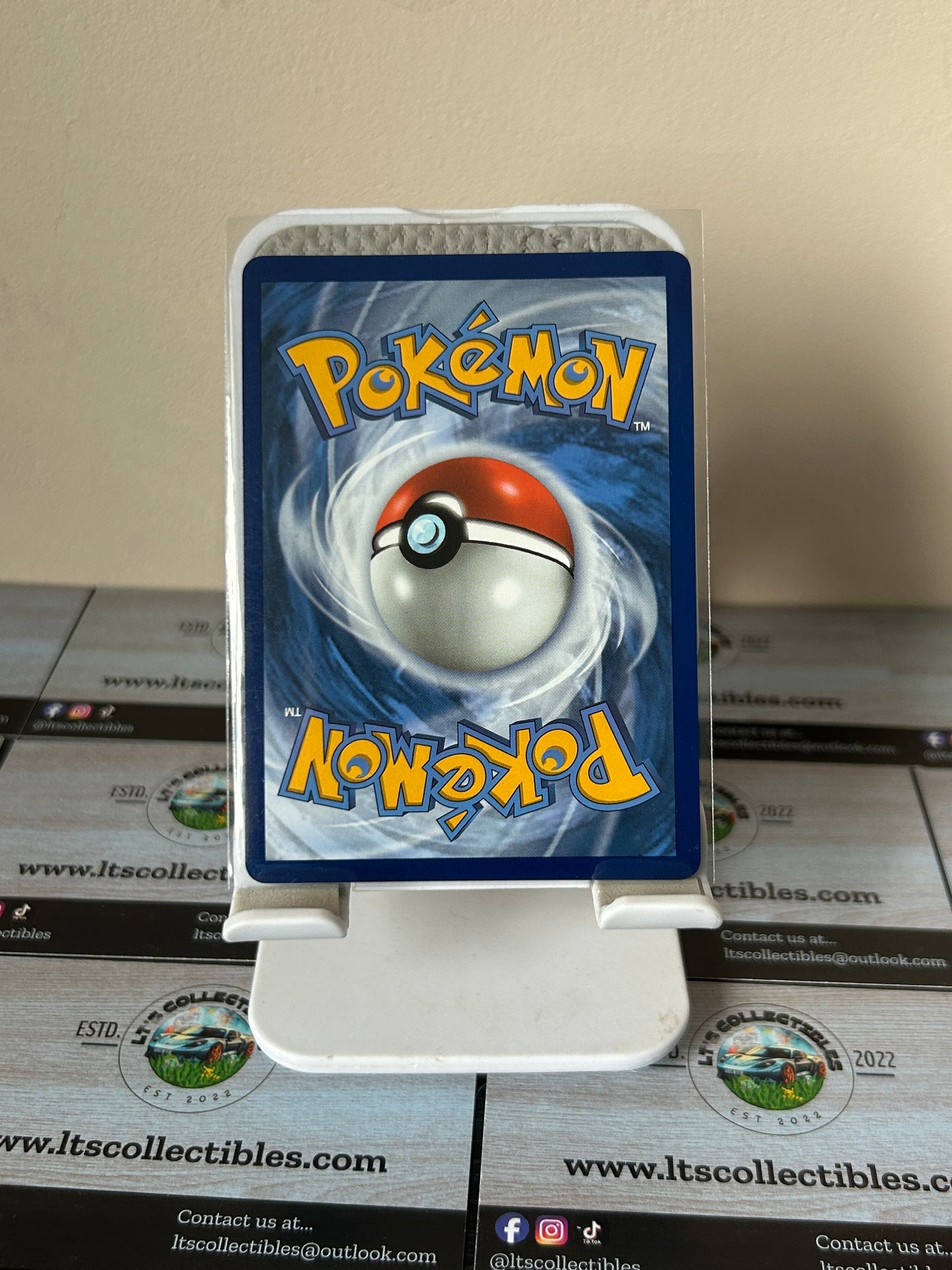 Pokémon - Celebrations Surfing Pikachu V (008/025)