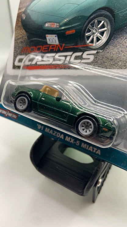 Hot Wheels Premium - Modern Classics ‘91 Mazda MX5 Miata