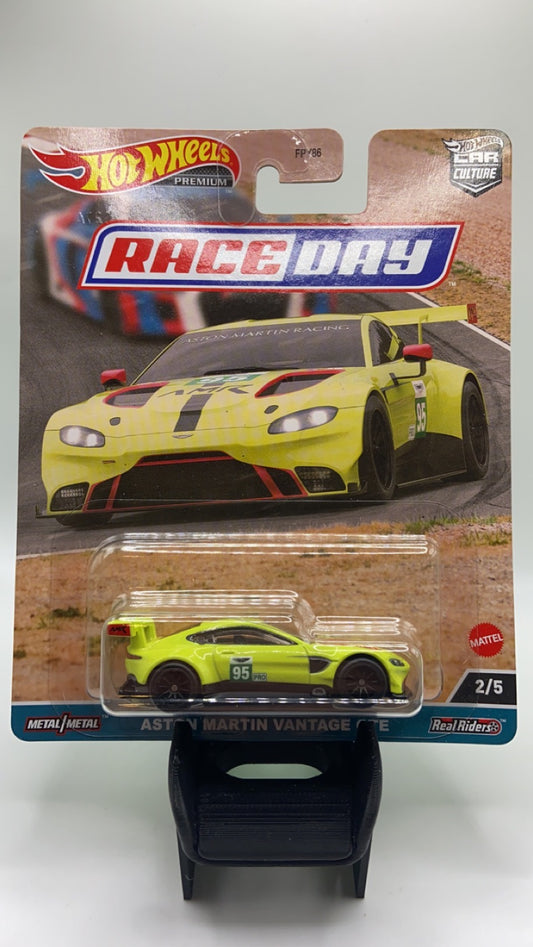 Hot Wheels Premium - Race day Aston Martin Vantage GTE