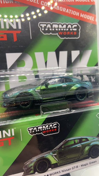 Mini GT #145 - LB WORKS Nissan GTR (Magic Green)